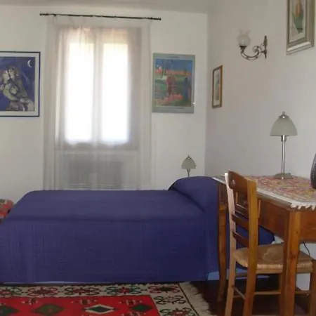 Alojamento de Acomodação e Pequeno-almoço La Casa In Collina 3*