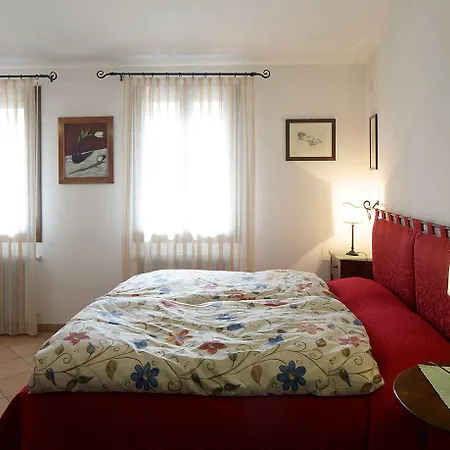 La Casa In Collina Nocleg ze śniadaniem 3*